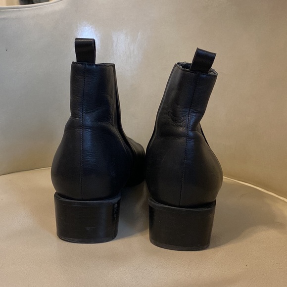 Marc Fisher LTD Pointed Toe Black Ankle Boots Size 9 1/2 - Picture 2 of 6